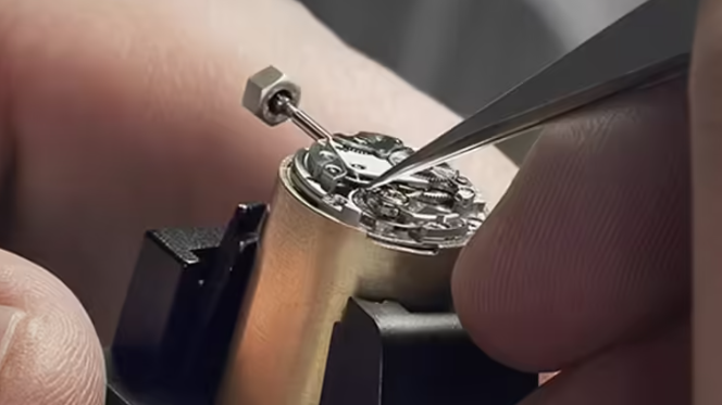 How to Wind a Mechanical Watch? three Key Steps to Avoid Overwinding