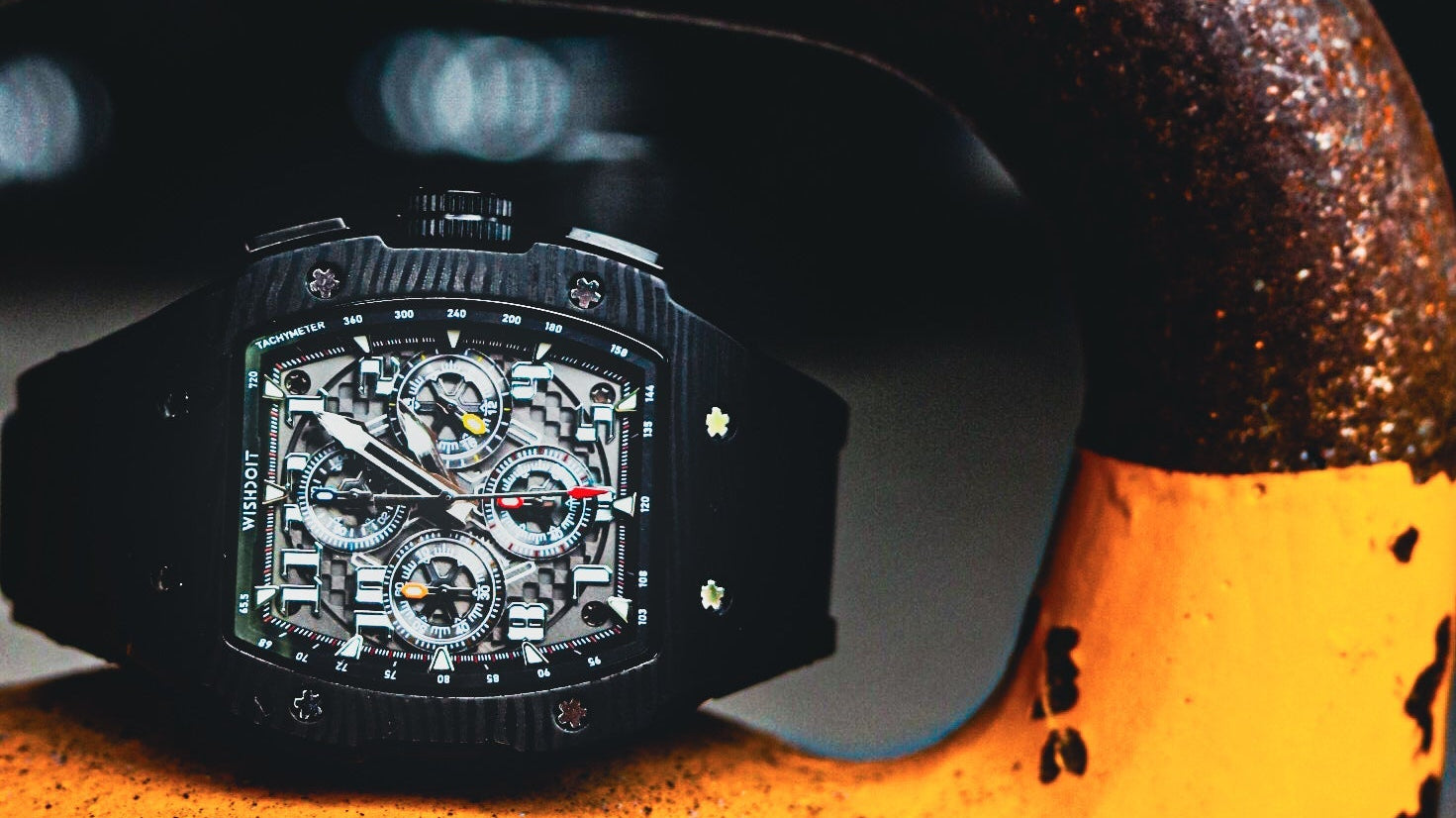 Round vs. Tonneau: Which Watch Case Shape Best Suits Your Style?