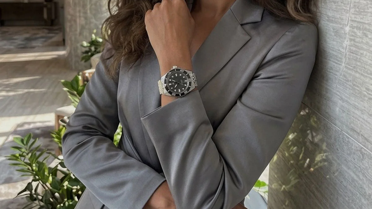 Why Mother-of-Pearl Watches Are Becoming the New Luxury Trend?