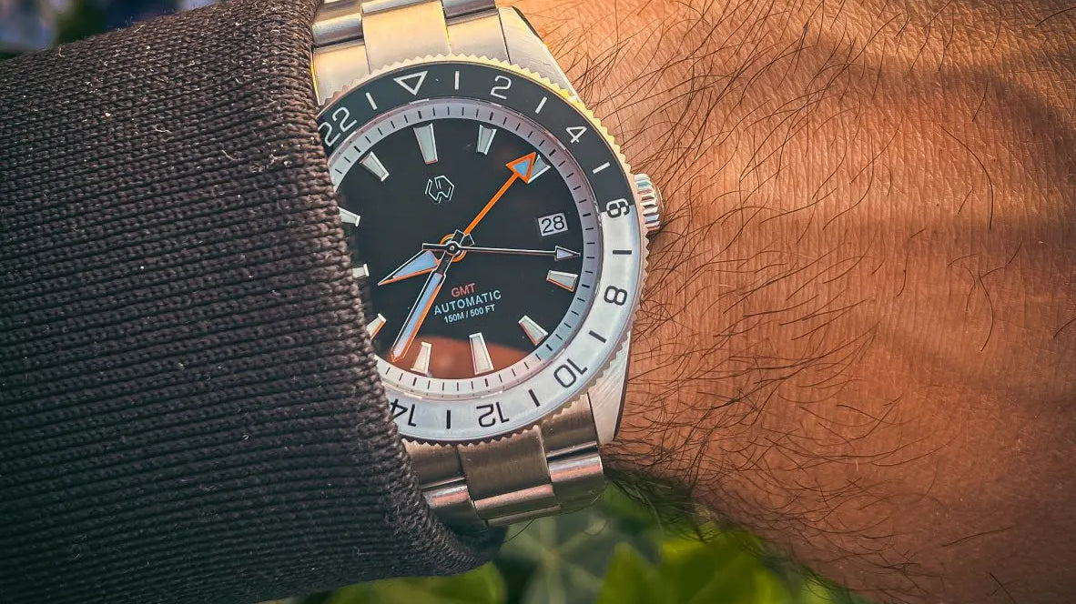 What practical everyday functions does a diving watch have?