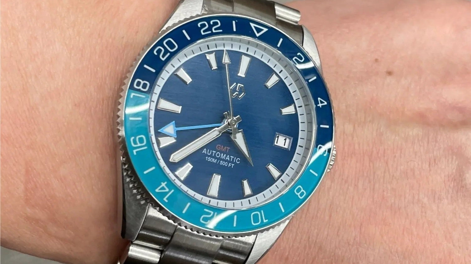 The Abyss Voyager GMT Diving Watch: Designed for Exploring the Depths of Life