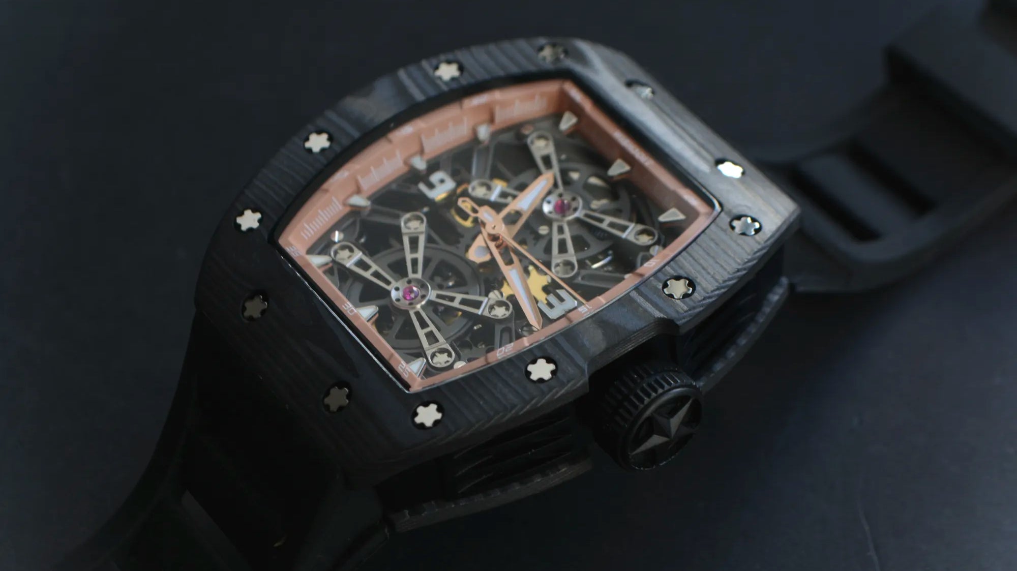 Forged Carbon & Light: A Close Look at the Captain Kidd’s Luminous Skeleton Design