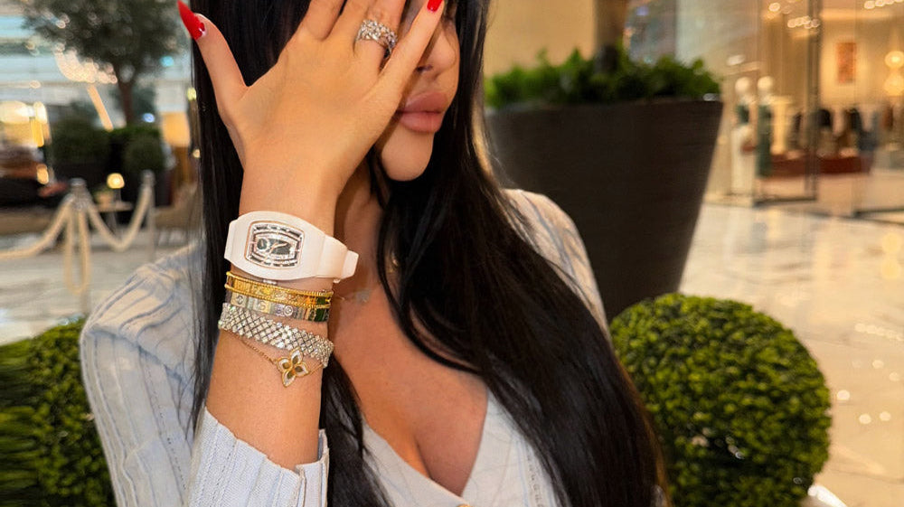 Mother-of-Pearl vs. Regular Watch Dials: How to Choose?