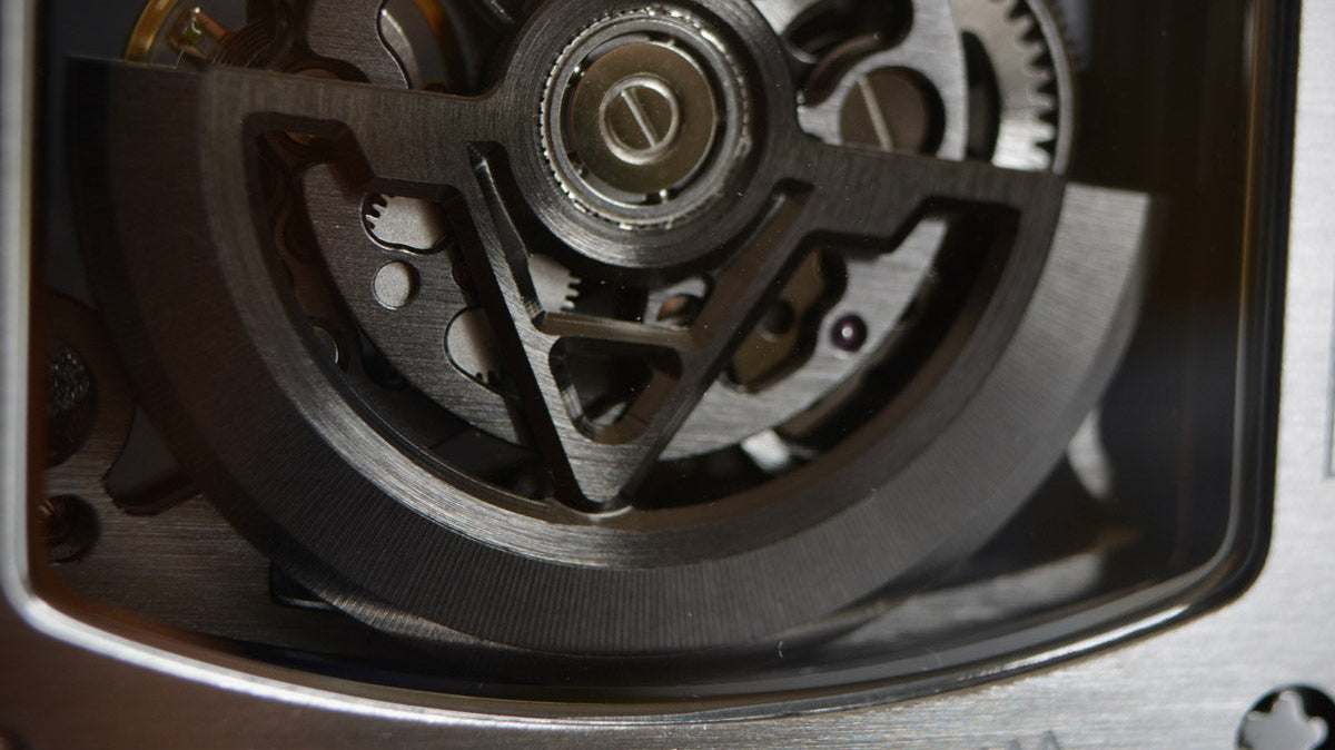 Quick Guide: Winding Your Watch and Learning Simple Demagnetization Techniques