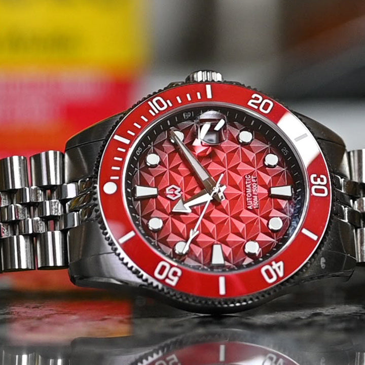 Inner Bezel vs. Outer Bezel: How Dive Watches Track Your Bottom Time Safely