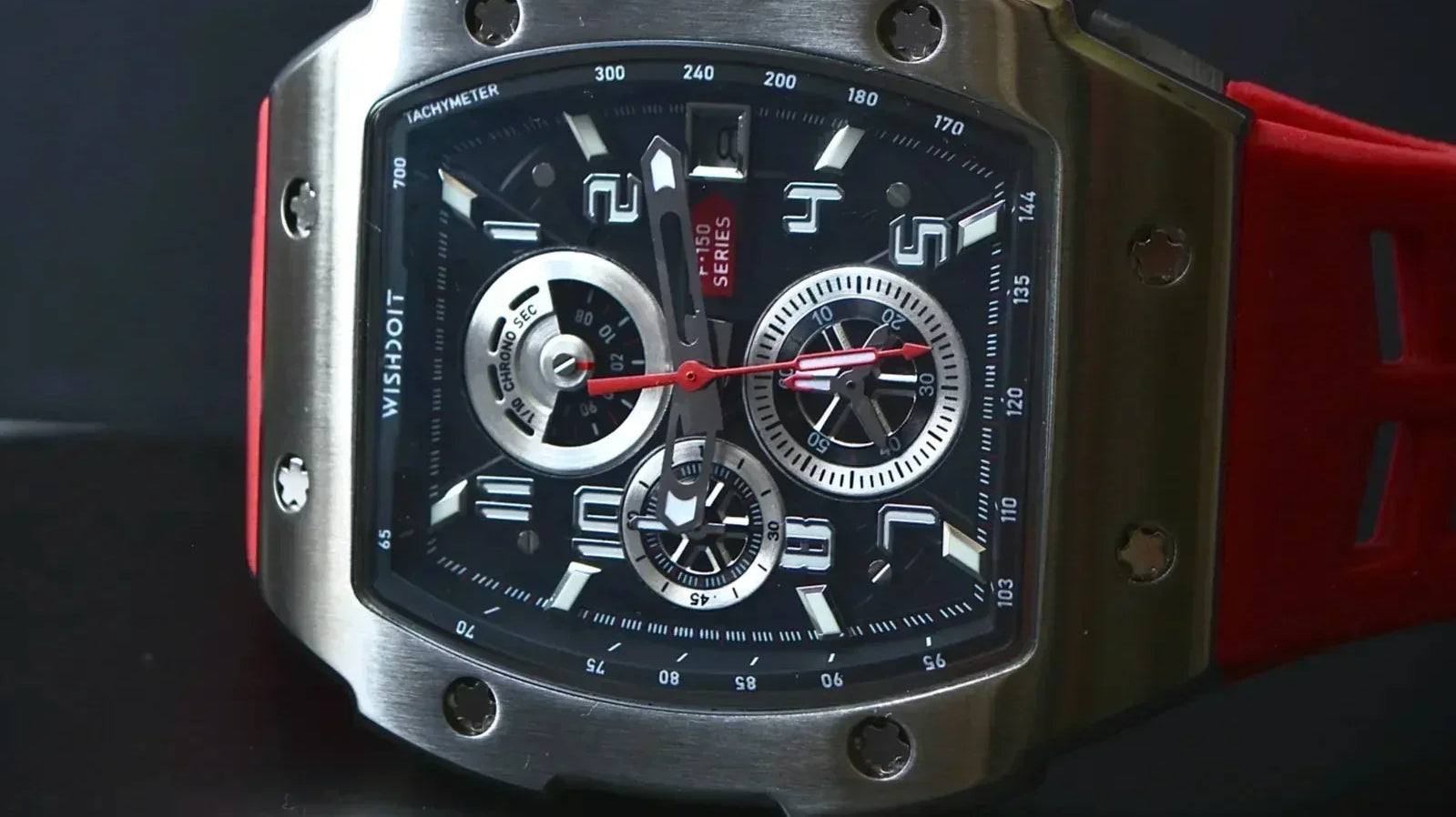 Are Quartz Watches Outdated? Will They Look Cheap?