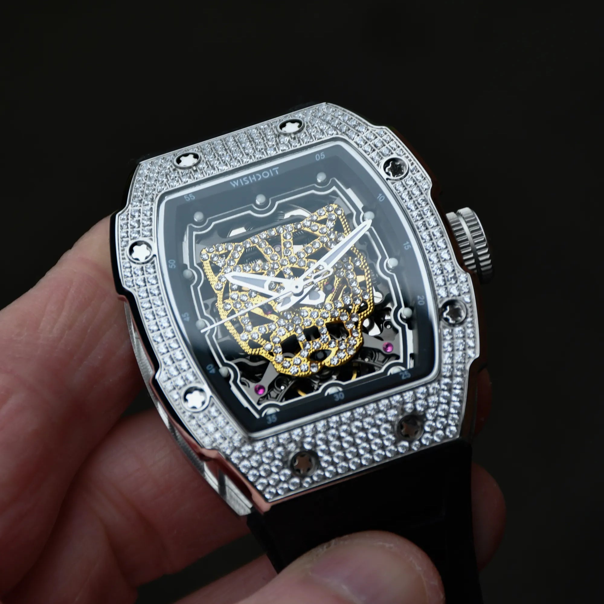 Why Skeleton Watches Are the New Statement of Modern Luxury?