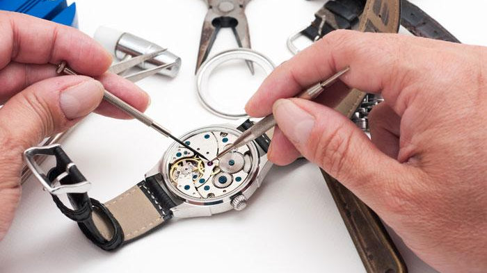 Dead Quartz Watch? Here’s How to Diagnose and Revive It