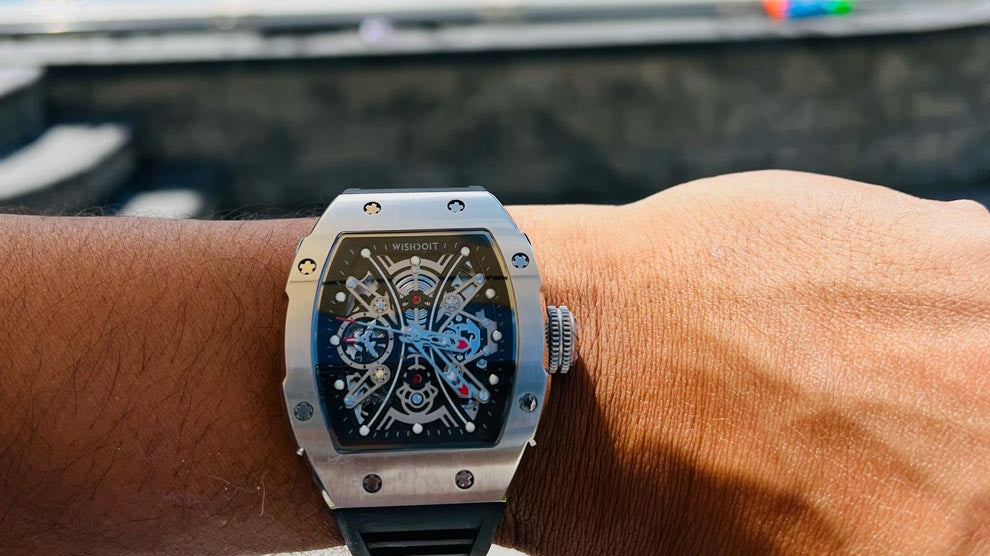 Mechanical vs. Quartz Watches: Which One Should You Choose?