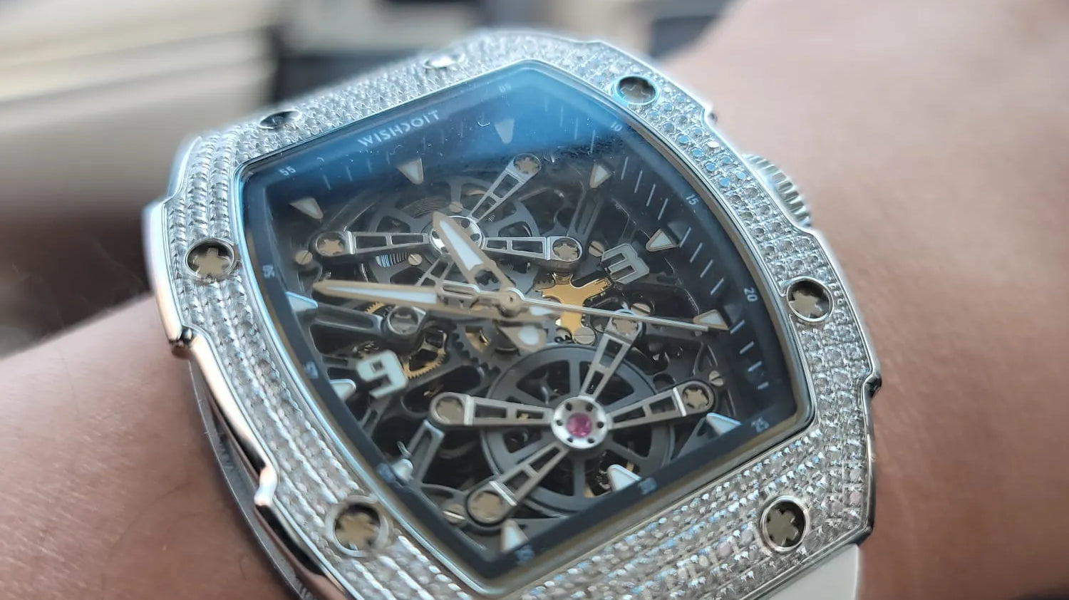 How to Choose the Perfect Watch: Knowing When Size Matters-Wishdoit watches