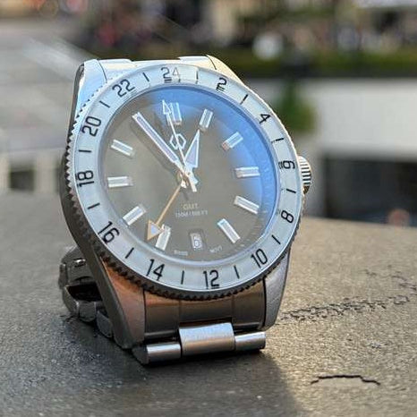 Stay Connected Across Time Zones: How a World Time Watch Keeps You in Sync?