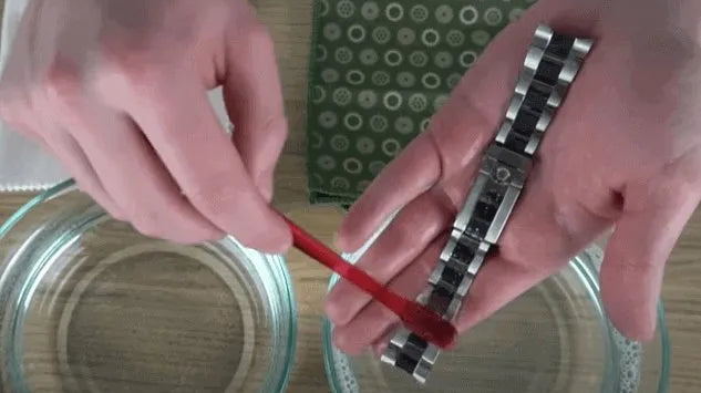 How to clean a stainless watch band? - Wishdoit Watches