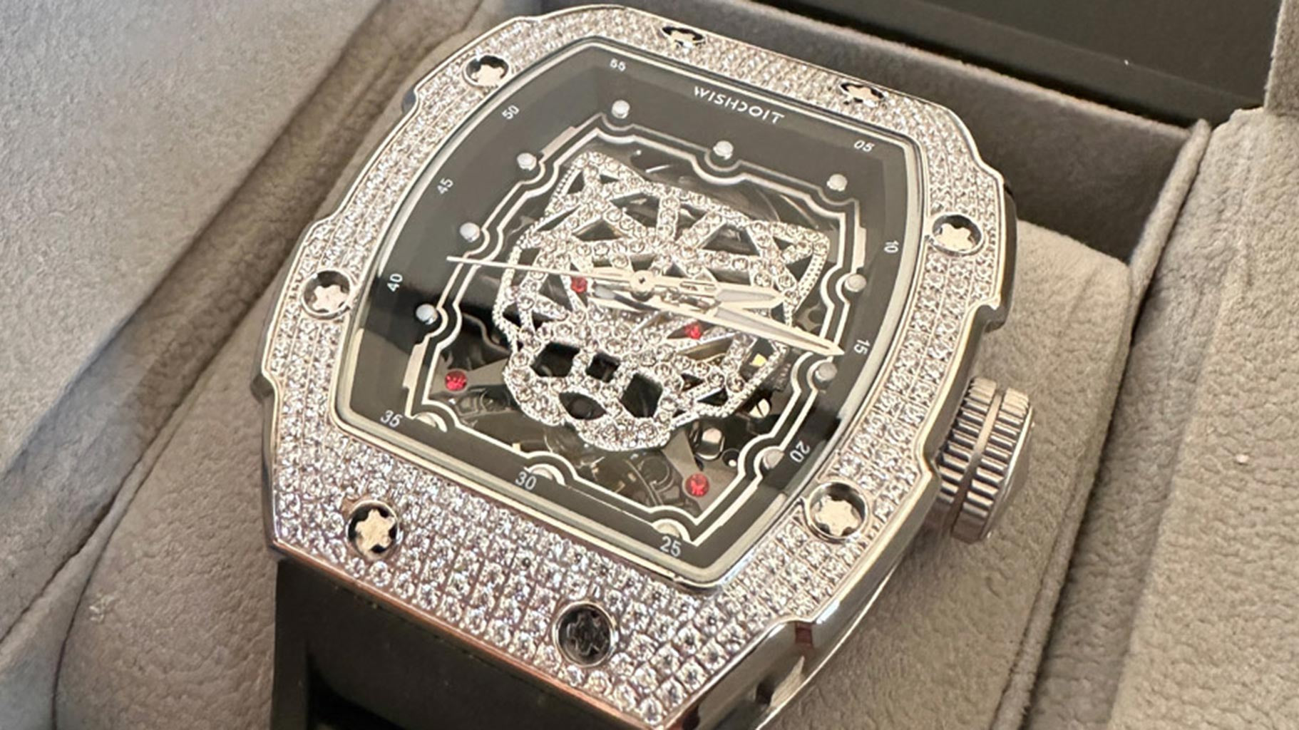 5 Essential Watch Movement Maintenance Tips for Owners