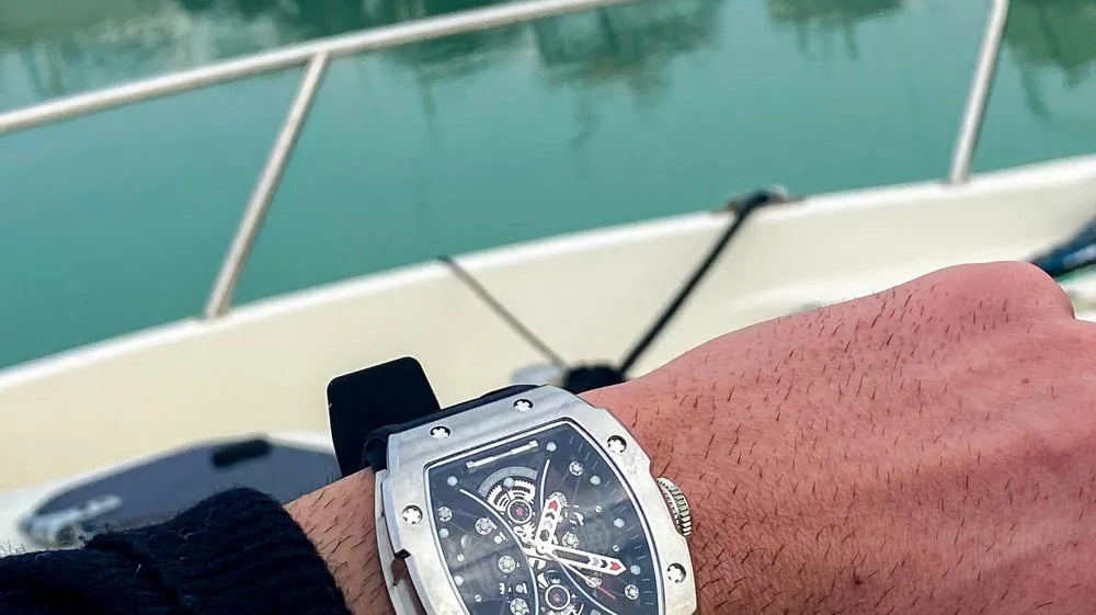 Learn about the history of quartz watches and who invented them with Wishdoit Watches - your ultimate source for timepiece knowledge