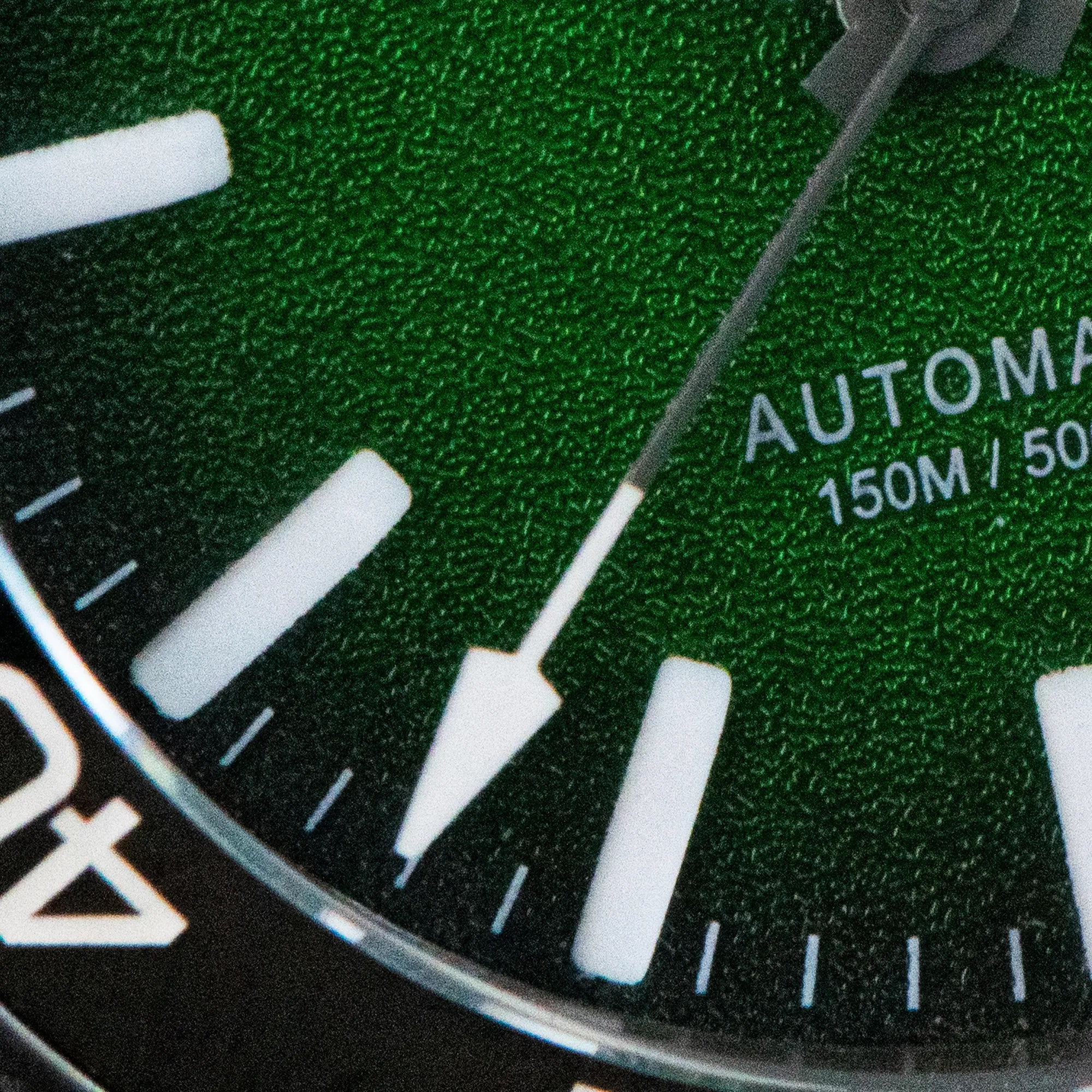 Wishdoit Watches Round Affordable aqua storm Automatic diver watch with 3D luminous needles ceramic bezel |316L Stainless Steel|green