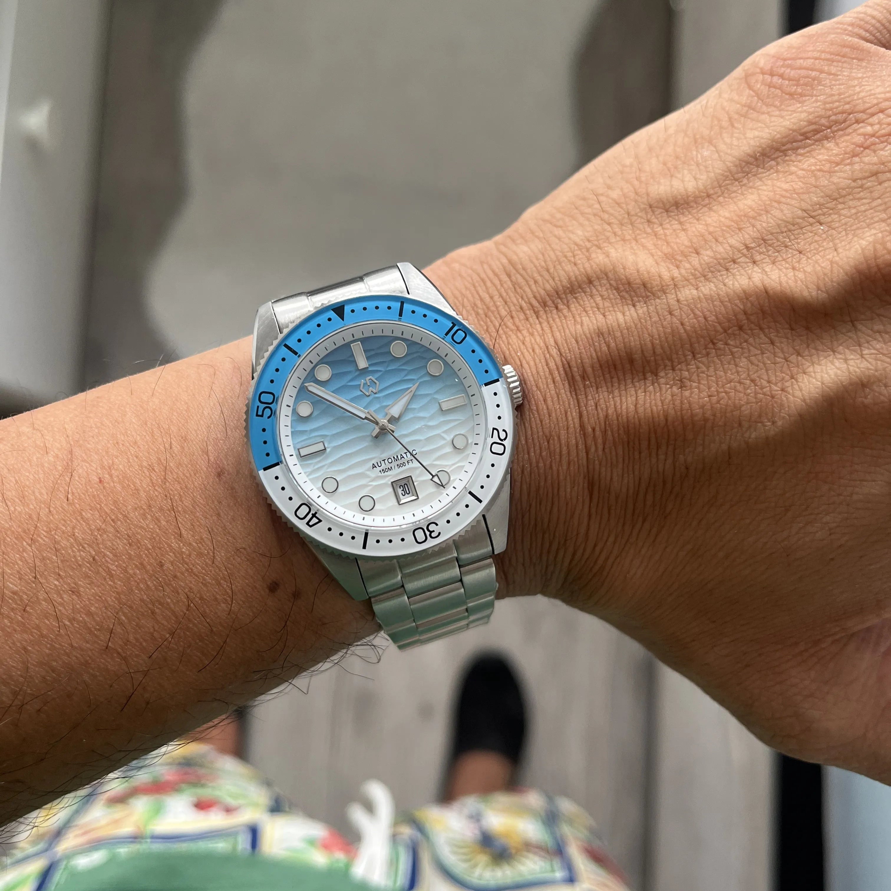 Wishdoit Watches Round Affordable tidewave Automatic diver watch with gradient wave | 316L Stainless Steel|blue