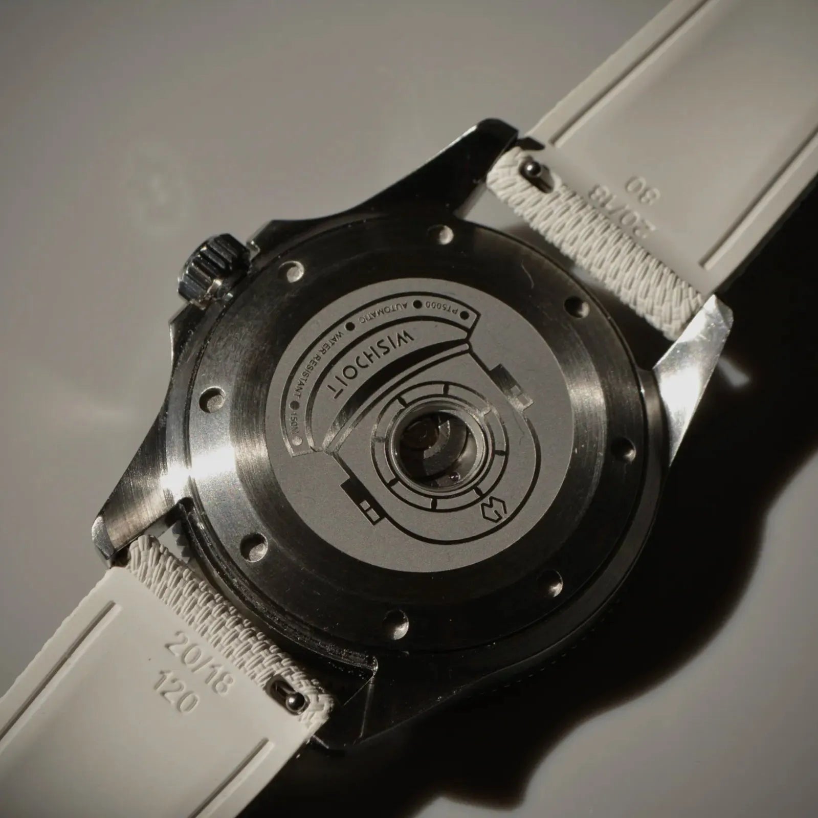 Discover the Nereus Facet automatic diver watch, inspired by underwater light. Featuring a geometric dial, 3D luminous, and 150M ATM with H.K PT5000 Movement,WSD9027:AA,WSD9027:AB,