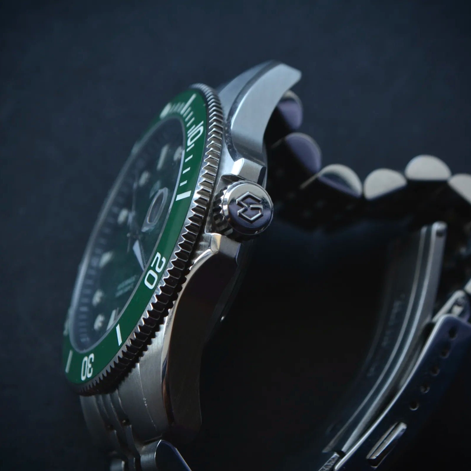 Wishdoit Watches Round Affordable Nereus Facet Automatic Diver Watch - Geometric Dial|316L Stainless Steel|Reef Green