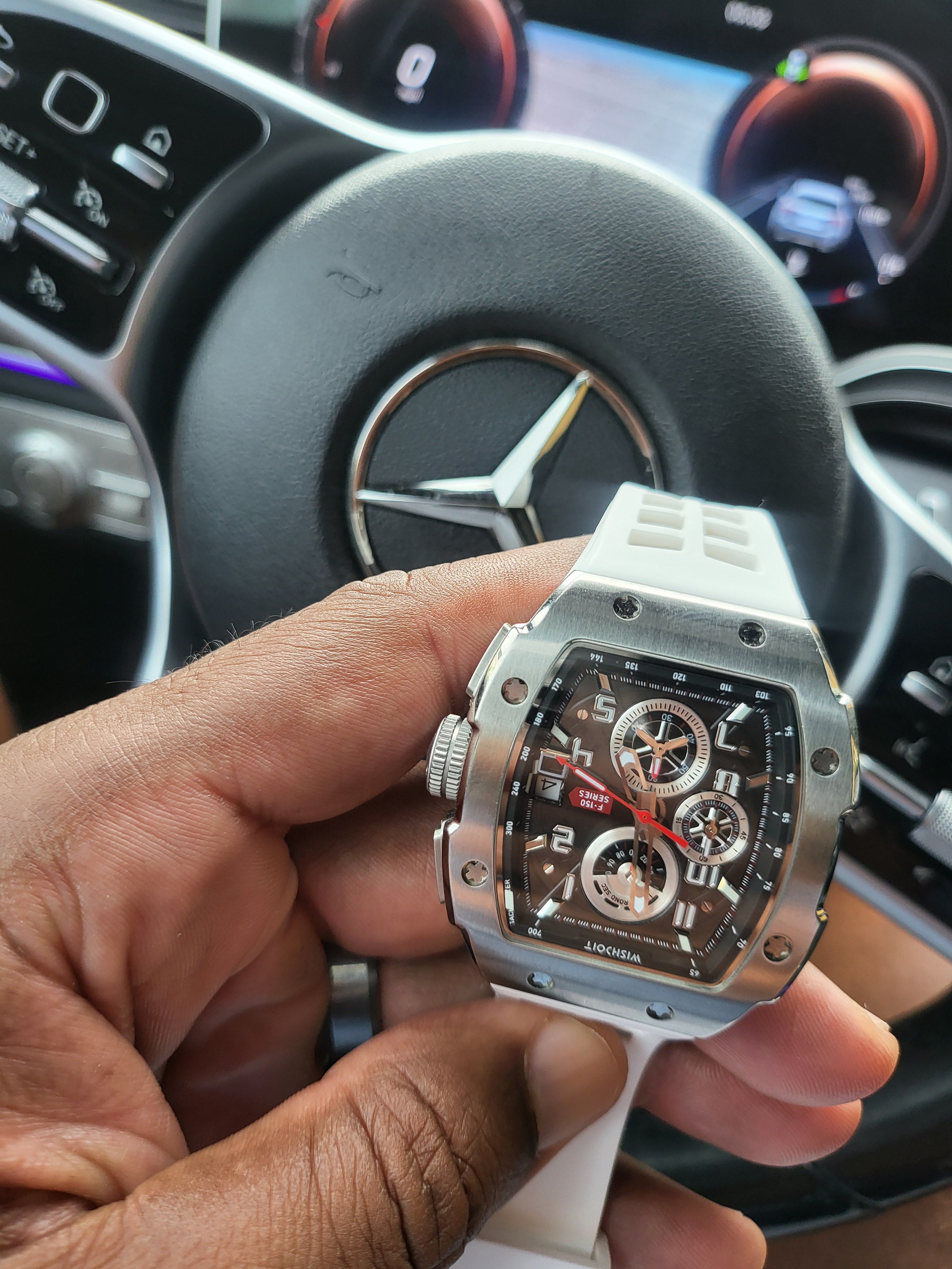 Why Every Watch Enthusiast Needs a Calendar Watch in Their Collection