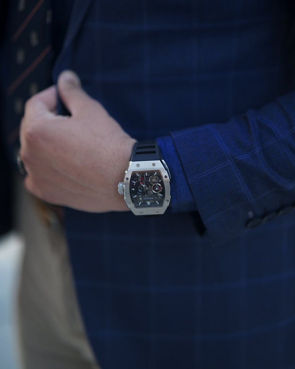 Understanding Size, Color, and Design for Your Ideal Timepiece