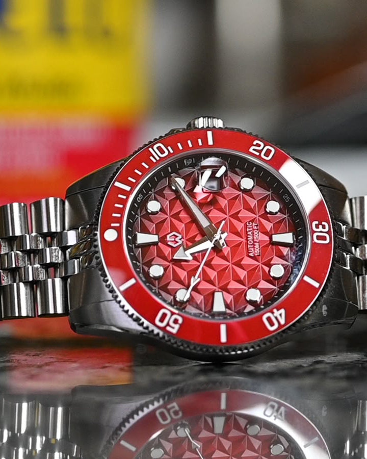 Inner Bezel vs. Outer Bezel: How Dive Watches Track Your Bottom Time Safely