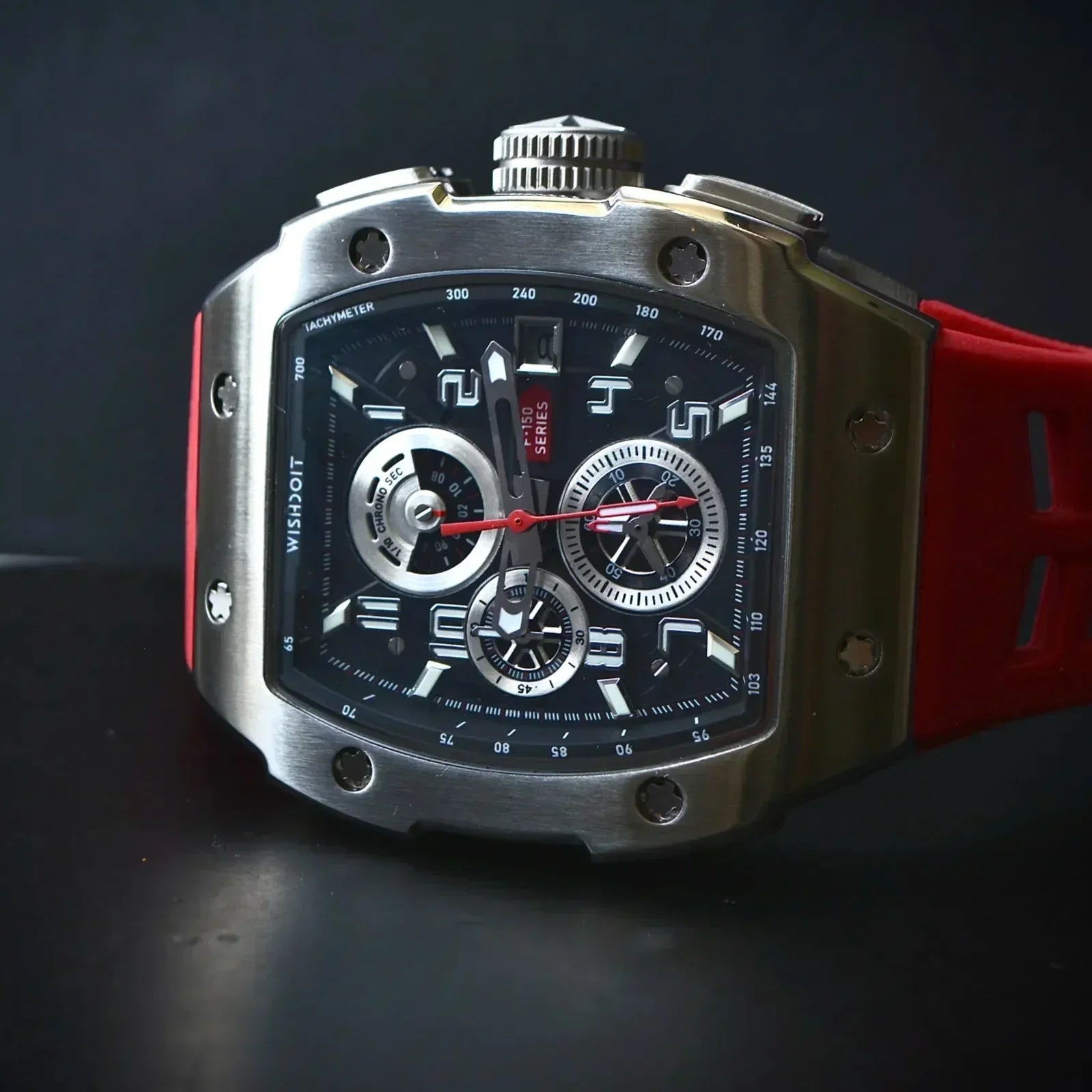 Are Quartz Watches Outdated? Will They Look Cheap?