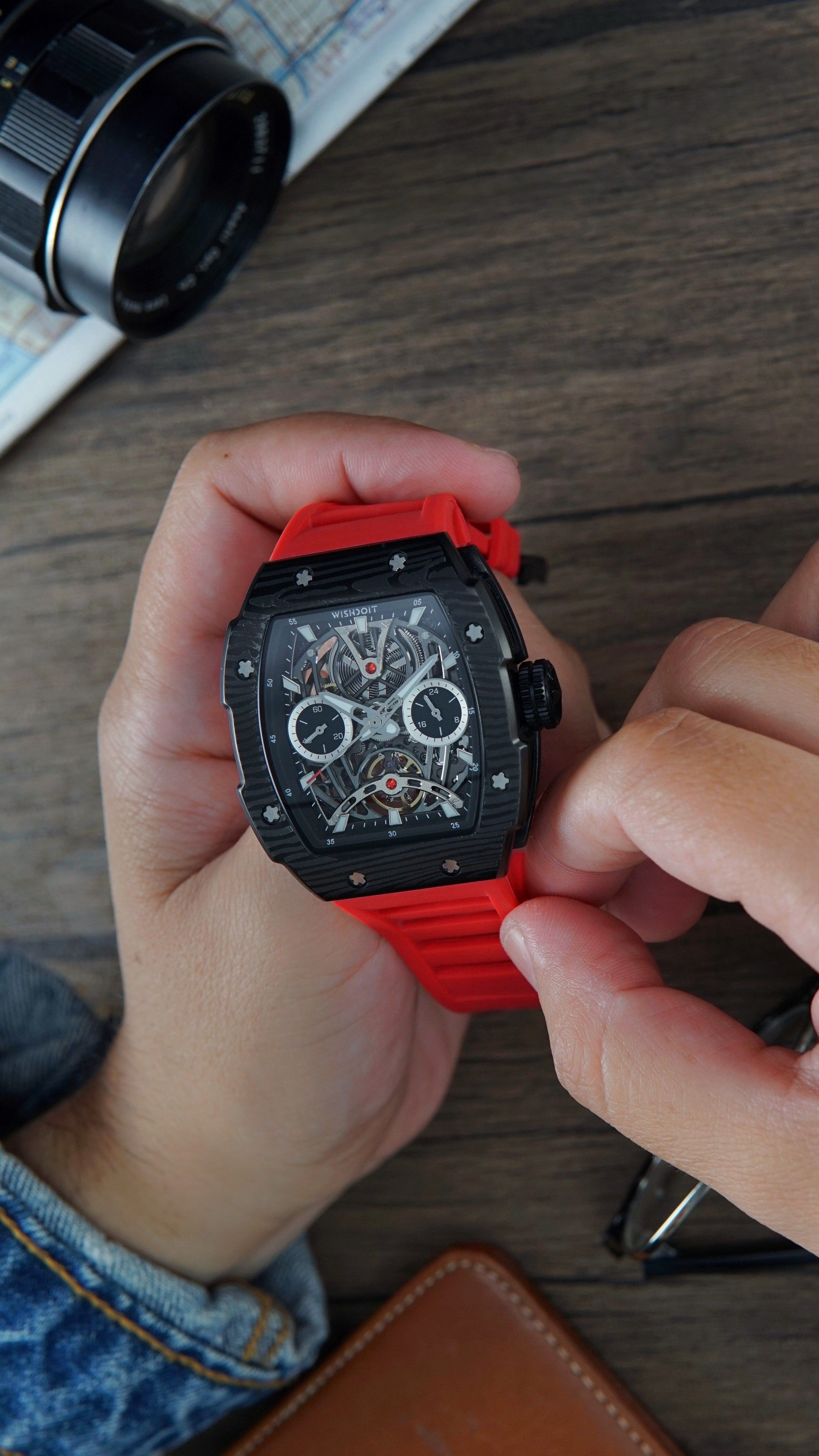 The evolutionary path of the watchmaking industry