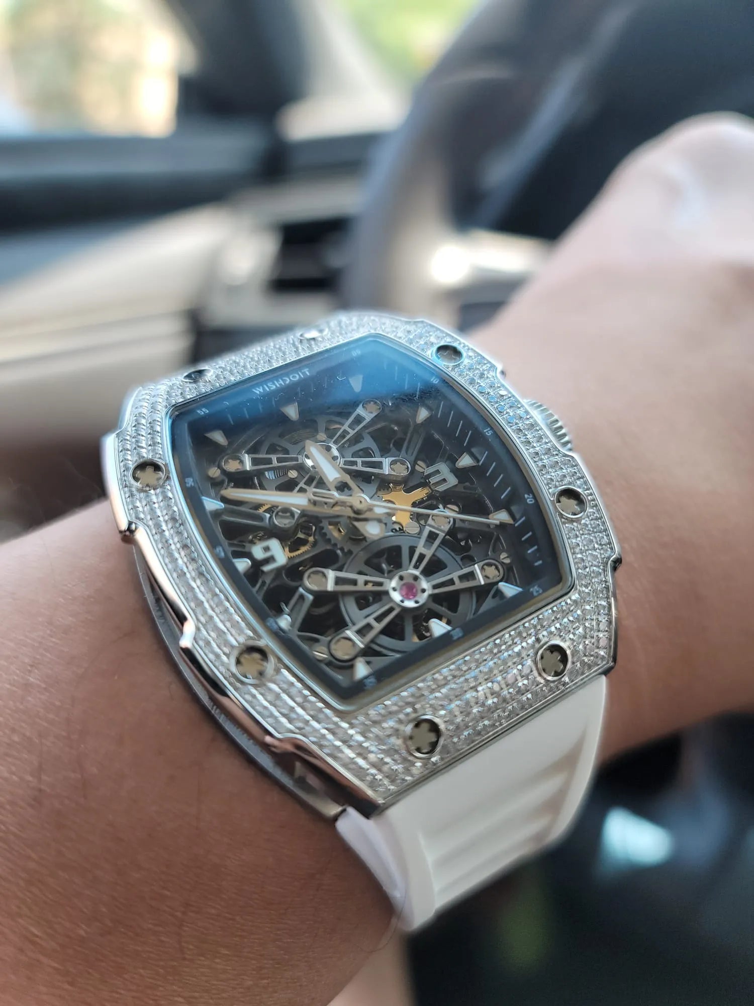 How to Choose the Perfect Watch: Knowing When Size Matters-Wishdoit watches