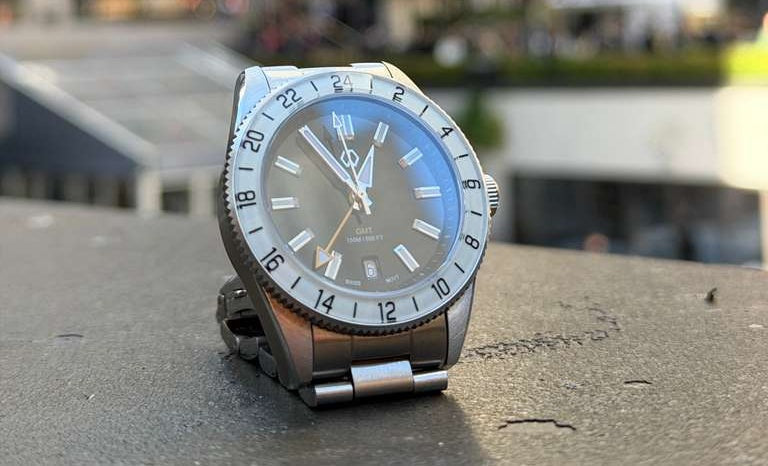 Stay Connected Across Time Zones: How a World Time Watch Keeps You in Sync？