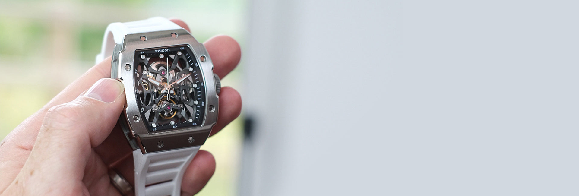 Understanding Mechanical Watch Accuracy: What's Acceptable?