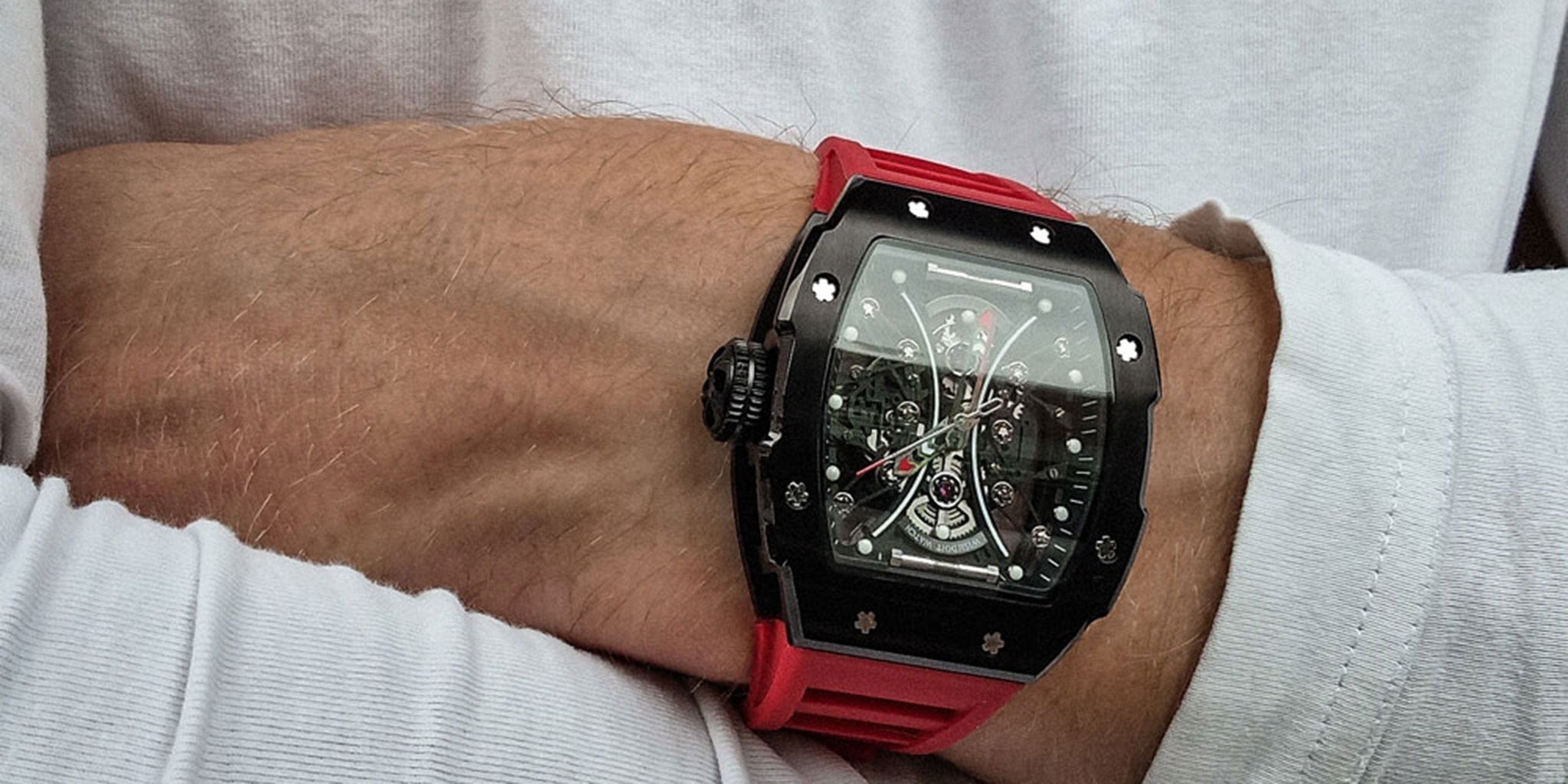 Essential Knowledge for Investing in Luxury Watch Collections