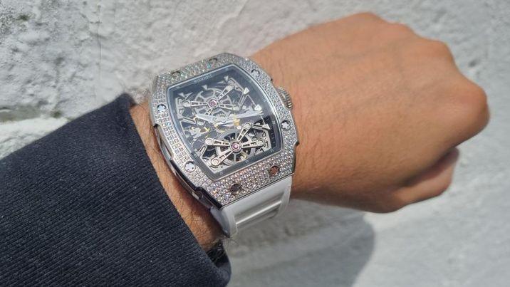 How do luxury watches hold value? - Wishdoit Watches