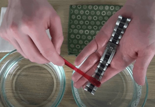 How to clean a stainless watch band？ - Wishdoit Watches