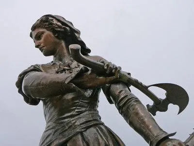 Jeanne de Clisson, who is a famous pirate in ocean - Wishdoit Watches