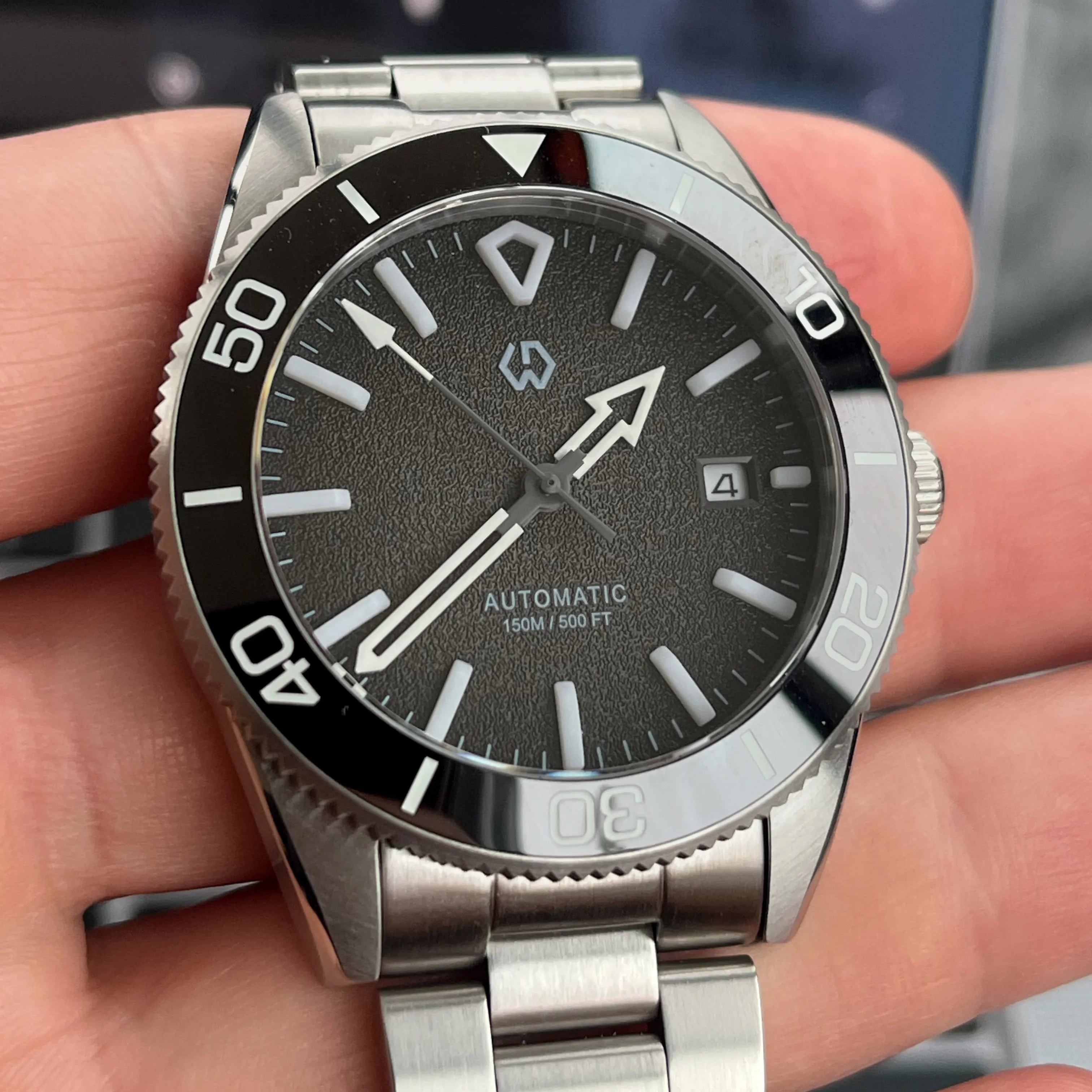 Wishdoit Watches Round Affordable aqua storm Automatic diver watch with 3D luminous needles ceramic bezel |316L Stainless Steel|black