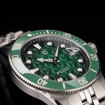 Discover the Nereus Facet automatic diver watch, inspired by underwater light. Featuring a geometric dial, 3D luminous, and 150M ATM with H.K PT5000 Movement,WSD9027:AB,